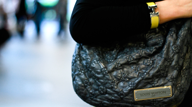 Julia-Lawyer-Singapore-Zara_Uniqlo_Louis_Vuitton_Hermes_Panerai_Eddie_BorgoNovember-28-252C-2011-3