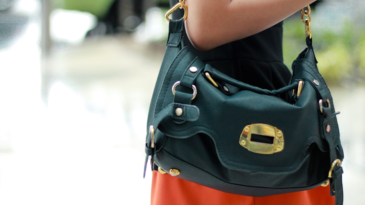 SHENTONISTA-Stacy-Accounts_Manager-Singapore-Bugis_Street_Thailand_Nine_West_Tiffany_-2526_Co.-November-28-252C-2011-2