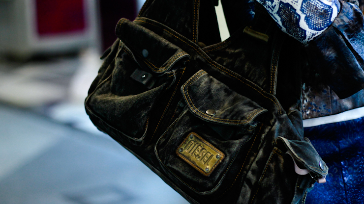 SHENTONISTA-Maliheh-Psychologist-Iran-Tailored_in_Iran_Chinatown-November-28-252C-2011-4