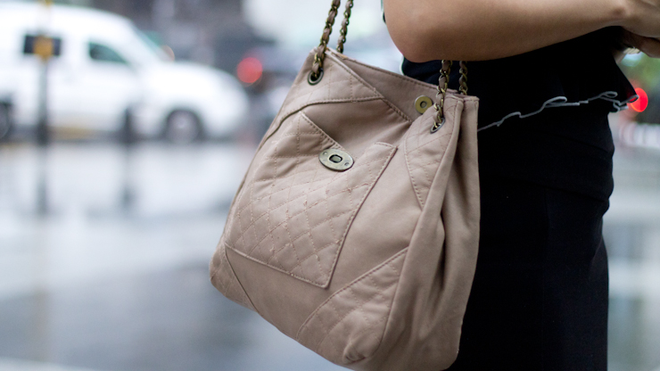 SHENTONISTA-Liyana-Secretary-Singapore-Hula_-amp-_Co_Bangkok_Rubi_Sportsgirl_Uniqlo-December-23-2011-6