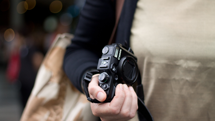 SHENTONISTA-Martine-Photographer-France-Thai_Silk_Iceberg_Just_Cavalli_Geox_Jim_Thompson_Gucci-December-23-252C2011-4