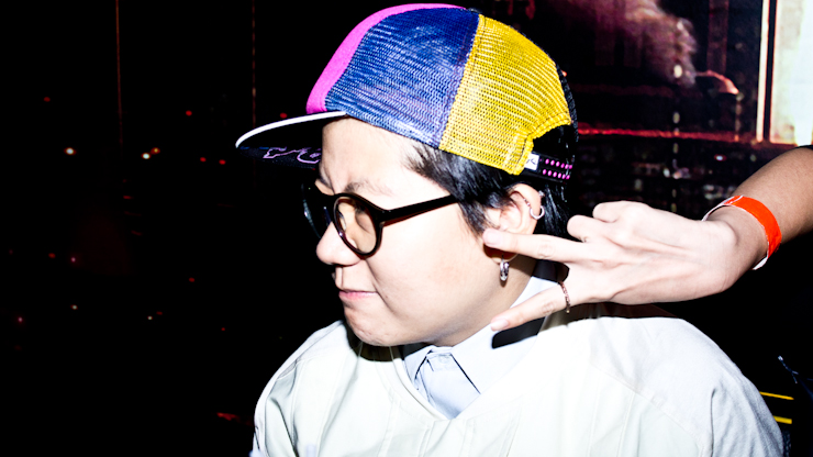 SHENTONISTA-Chin-Kay_Lii-Singapore-February-15-2012-2