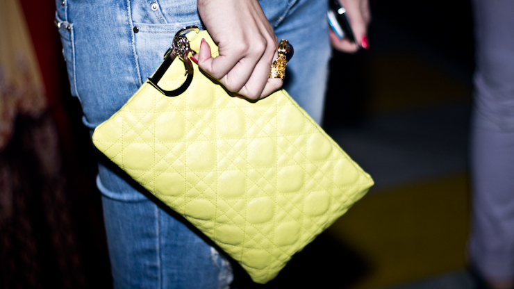 SHENTONISTA-Joanna_-amp-_Friend-Singapore-February-15-2012-2