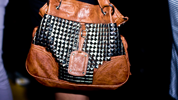 SHENTONISTA-Joanna_-amp-_Friend-Singapore-February-15-2012-6