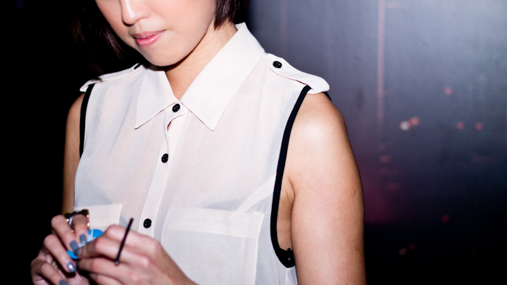 SHENTONISTA-Joanna_-amp-_Friend-Singapore-February-15-2012-7