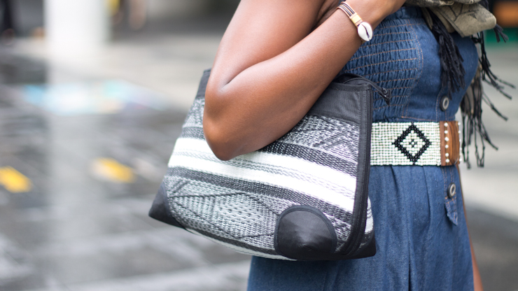 SHENTONISTA-Ketty-Bank_Employee-France-France_Chaussland_Senegal-April-19-2012-3