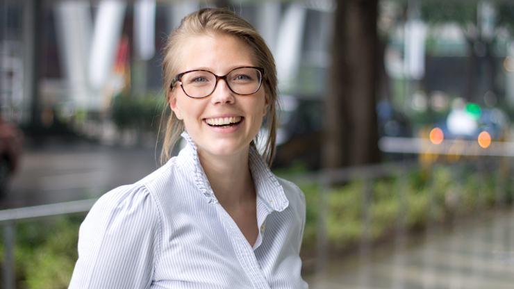 SHENTONISTA-Sigrid-Risk_Manager-Norway-Ralph_Lauren_Zara_Tods_Dior-April-19-2012-4