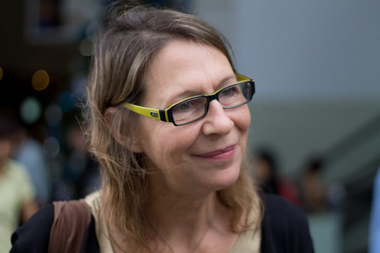 SHENTONISTA-Martine-Photographer-France-Thai_Silk_Iceberg_Just_Cavalli_Geox_Jim_Thompson_Gucci-December-2B23-252C2011-5