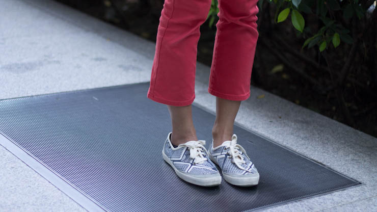 SHENTONISTA-Fadila-Retail-Singapore-Fox_Flea_Market_Uniqlo_Pointer_G_Shock-August-14-2012-August-14-2012-7