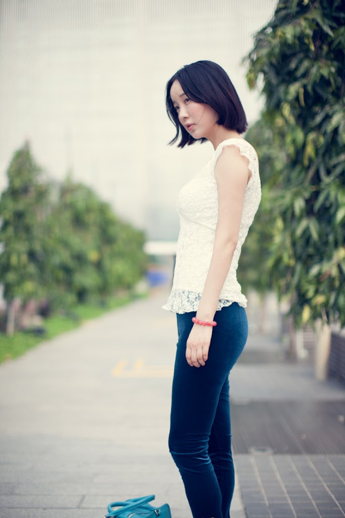 SHENTONISTA-Jiang_Fei_Yan-Fay-Singapore-The_Bridge-October-03-2012