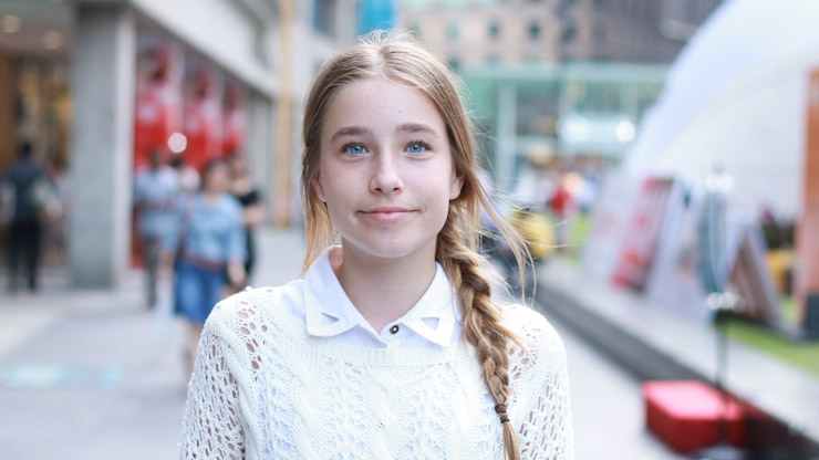 SHENTONISTA-Ela-Student-Australia-Glue_Jay_Jays_Havaianas-December-14-2012-December-14-2012-2