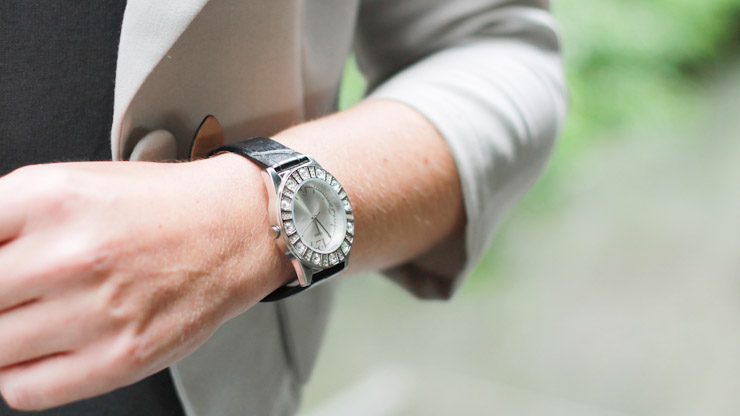 SHENTONISTA-Godelieve-Consultant-Holland-Fond_Aldo_Swarovski_Guess-December-14-2012-December-14-2012-3