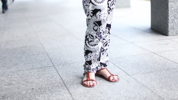 SHENTONISTA-Jia_Yu-Management_Trainee-Forever_21_H-amp-M_Swatch_Tiffany-January-25-2013-January-25-2013-UNIFORM-4