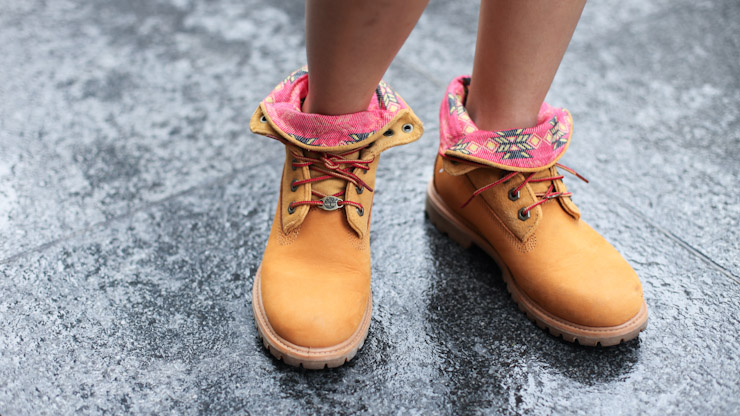 SHENTONISTA-Zie-Stewardess-Singapore-Timberland_Cotton_On_Ray_Ban_Rip_Curl-January-3-2013-January-03-2013-UNIFORM-6