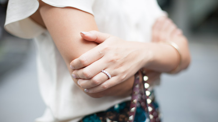 SHENTONISTA-Galuh-Vice_President-Indonesia-Burgindy_Willow_-2526_Huxley_LK_Bennett_Valentino_Trixilini_Mikimoto-February-25-252C-2013-February-25-252C-2013-UNIFORM-9