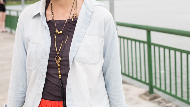 SHENTONISTA-Angela-Editor-San-Francisco-Tshirt_White-Shirt_Madewell-Skirt_Gat-Rimon-Necklace_MarisaHaskell-Shoes_FredaSalvador_May16-252C2013-May-16-252C-2013-UNIFORM-5