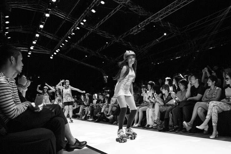 SHENTONISTA-Behind-the-scenes-of-day-3-May-18-2013-UNIFORM-121