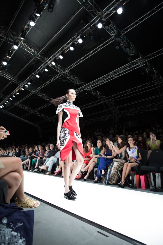 SHENTONISTA-Behind-the-scenes-of-day-3-May-18-2013-UNIFORM-19