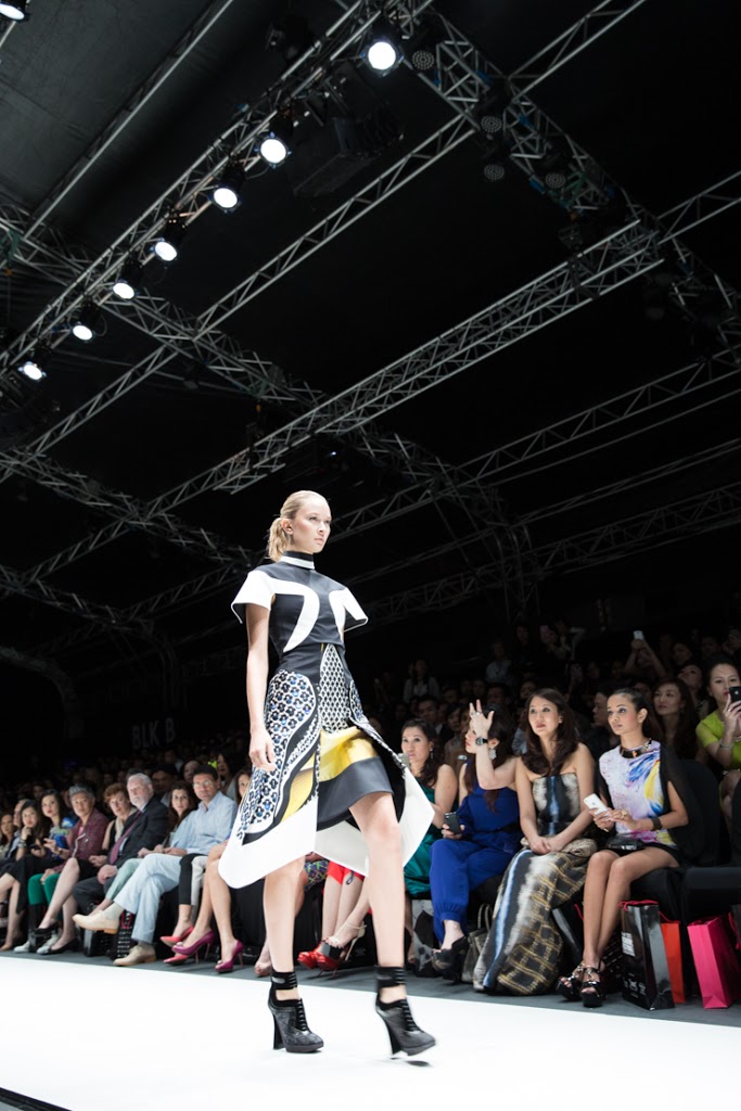 SHENTONISTA-Behind-the-scenes-of-day-3-May-18-2013-UNIFORM-23