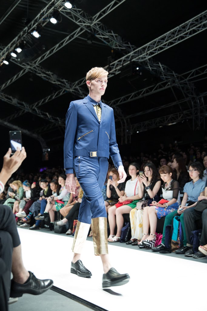 SHENTONISTA-Behind-the-scenes-of-day-3-May-18-2013-UNIFORM-41