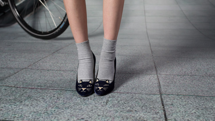 SHENTONISTA-Mia-PA_Mongoose_Publishing-Singapore-Blouse_Roksanda_IIincic-Shorts_Topshop-Clutch_Prada-Shoes_Charlotte_Olympia-April-26-2013-April-26-2013-UNIFORM-3