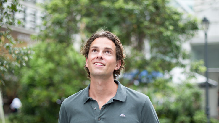 SHENTONISTA-Dirk-Entrepreneur-Amsterdam-Shirt_Lacoste-Pants_Suit_Supply-Sneakers_Your_Turn-Bag_Monocle-August-26-2013-August-26-2013-UNIFORM-6