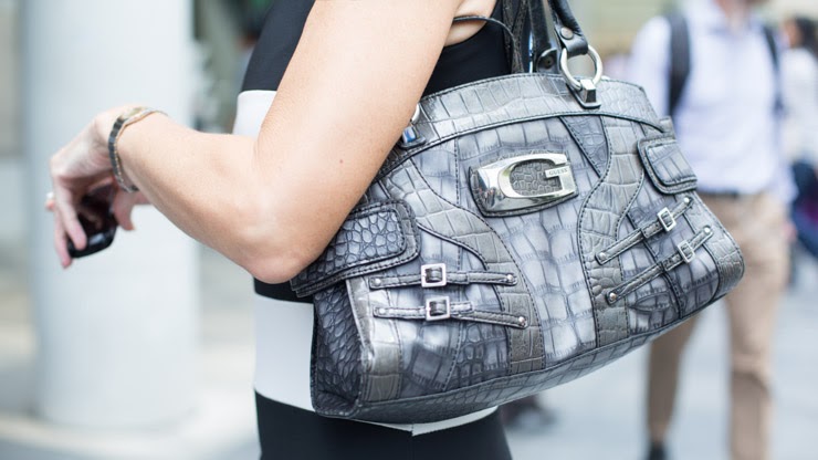 SHENTONISTA-Elizabeth-Netherlands-Book_Keeper-Everything_Netherlands-September-20-2013-September-20-2013-UNIFORM-2