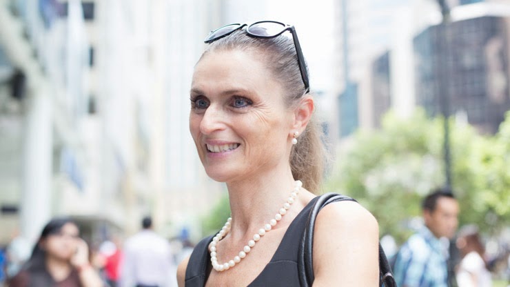 SHENTONISTA-Elizabeth-Netherlands-Book_Keeper-Everything_Netherlands-September-20-2013-September-20-2013-UNIFORM-3