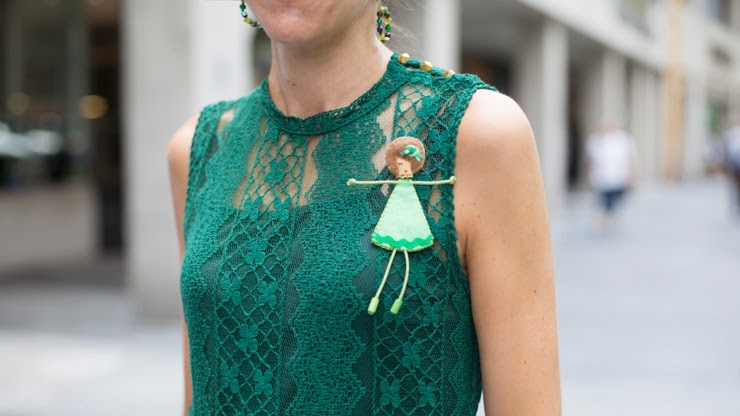 SHENTONISTA-Teresa-Housewife-Spain-Dress_Spain-Bag_Misako-Watch_Breil-Brooch_Handmade-September-20-2013-September-20-2013-UNIFORM-2