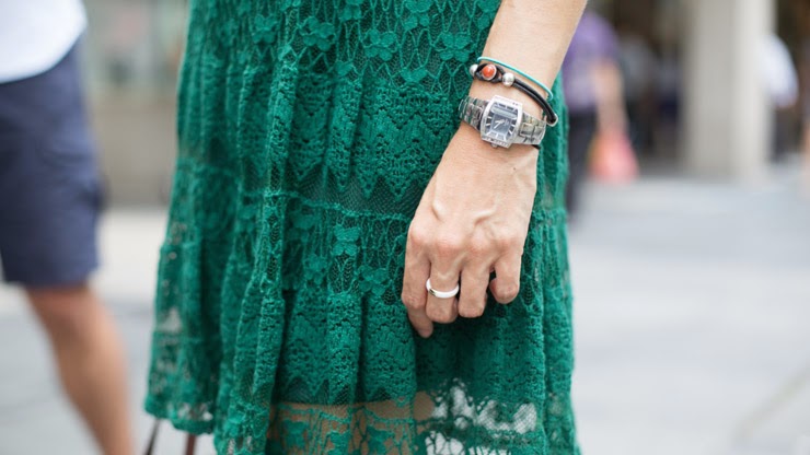 SHENTONISTA-Teresa-Housewife-Spain-Dress_Spain-Bag_Misako-Watch_Breil-Brooch_Handmade-September-20-2013-September-20-2013-UNIFORM-4