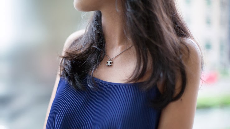 SHENTONISTA-Chloe-Finance_Analyst-Singapore-Top_Zara-Jeans_Topshop-Sandals_Topshop-Wallet_Samantha_Thavasa-Necklace_Chanel-Bracelet_Thomas_Sabo-061213-UNIFORM-4