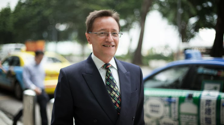 SHENTONISTA-Ramos-Lawyer-Mexican_Singaporean-Entire_Suit_Tailored-Tie_Switzerland-November-4-252C-2013-November-04-252C-2013-UNIFORM-2