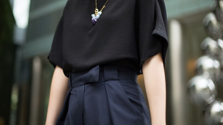 SHENTONISTA-Ally-Lawyer-Singapore-Top_Zara-Pants_Balenciaga-Shoes_J.Crew-Wallet_Agnes_B-Necklace_Sur_Les_Toits_de_Paris-January-10-2014-100114-UNIFORM-2