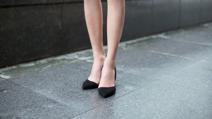 SHENTONISTA-Amanda-Banking-Singapore-Skirt_-amp-_Other_Stories-Shoes_Stradivarius-Watch_Uniform_Wares-061213-UNIFORM-2