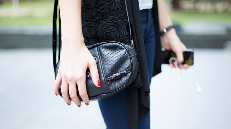 SHENTONISTA-Elena-Assistant_Shipping_Broker-Russia-Top_Zara-Cardigan_Mphosis-Jeans_Bebe-Watch_Balmain-Bag_Guess-January-10-2014-100114-UNIFORM-4