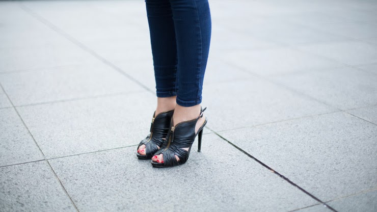 SHENTONISTA-Elena-Assistant_Shipping_Broker-Russia-Top_Zara-Cardigan_Mphosis-Jeans_Bebe-Watch_Balmain-Bag_Guess-January-10-2014-100114-UNIFORM