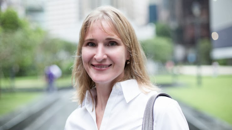 SHENTONISTA-Jennifer-Lawyer-USA-Entire_outfit_USA-Watch_Bulova-061213-UNIFORM-10