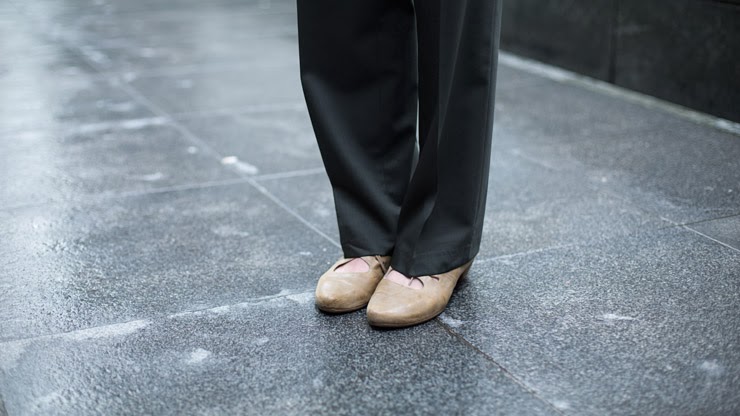 SHENTONISTA-Jennifer-Lawyer-USA-Entire_outfit_USA-Watch_Bulova-061213-UNIFORM-2