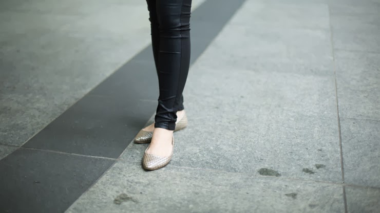 SHENTONISTA-Kathleen-Auditor-Singapore-Top_H-2526M-Bottom_Far_East_Plaza-Shoes_Gift-Wallet_Prada-Necklace_Bangkok-061213-UNIFORM-2