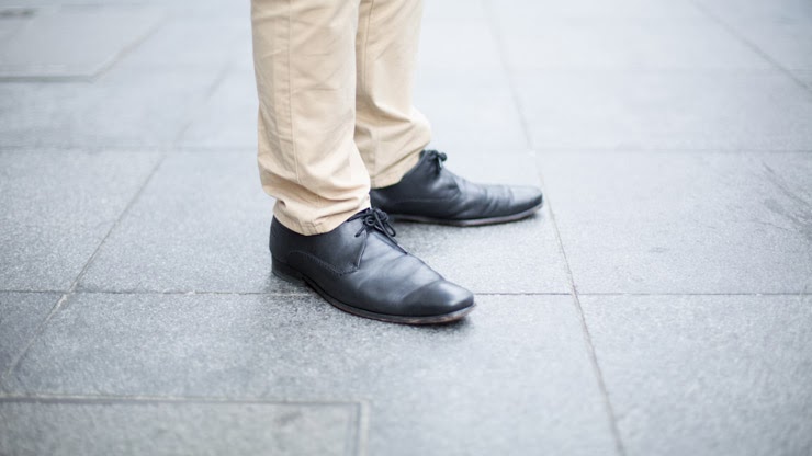 SHENTONISTA-Douglas-Nil-Singapore-Shirt_H-amp-M-Pants_Overseas-Bag_London-Shoes_Clarks-Glasses_Ray_Ban-January-24-2014-240114-UNIFORM-5