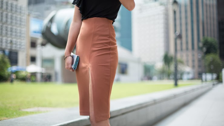 SHENTONISTA-Gisela-HR-Spain-Top_H-amp-M-Skirt_H-amp-M-Shoes_Charles_-amp-_Keith-Necklace_Lovisa-Glasses_Paul_Frank_Wallet_Cambodia-January-10-2014-100114-UNIFORM-3