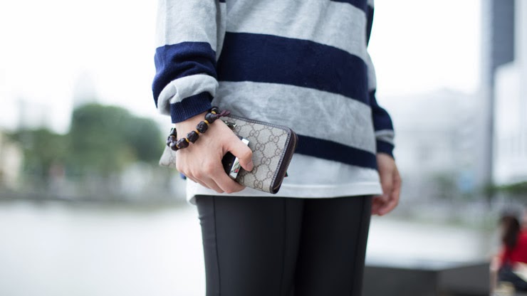 SHENTONISTA-Anne-Project_Manager-China-Sweater_HongKong-Tights_Shanghai-Boots_HongKong-Wallet_Gucci-Bracelet_BeiJing-January-14-2014-140114-UNIFORM-4