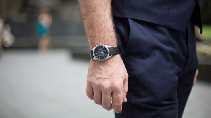 SHENTONISTA-Craig-Lawyer-Australia-Entire_Outfit_Tailored_In_China-Watch_Switzerland-January-14-2014-140114-UNIFORM-4