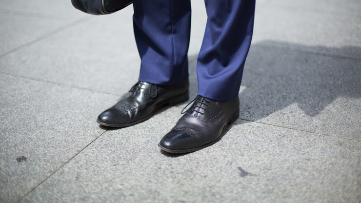 SHENTONISTA-Tony-Lawyer-Australia-Suit_Dior-Shoes_HongKong-Bag_Zara-Glasses_Tom_Ford-Ring_Bvlgari-January-14-2014-140114-UNIFORM-2