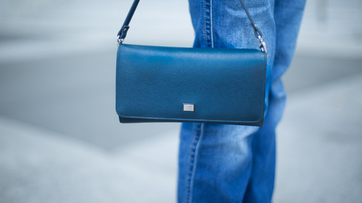 SHENTONISTA-Anna-Banking-Switzerland-Blouse_Massimo_Dutti-Sweater_Mango-Jeans_Pepe_Jeans-Shoes_Walder-Bag_Picard-Earrings_Gift-February-28-2014-280214-UNIFORM-4