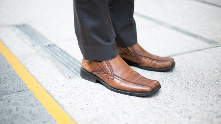 SHENTONISTA-Erwet-Finance-Indonesia-Shirt_The_Executive-Hoodie_Uniqlo-Pants_Zara-Belt_Muji-Watch_Calvin_Klein-Shoes_Steve_Madden-April-9-2014-090414-UNIFORM-2