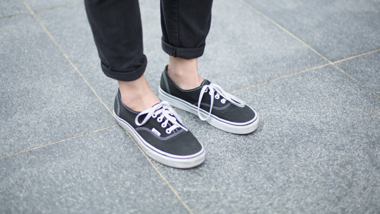 SHENTONISTA-Val-Advertising-Singapore-Shirt_Japan-Pants_Rockstar-Shoes_Vans-Scarf_Norway-Glasses_Bangkok-Bracelet_Jewel_Rocks-E2-80-94-20-May-2014-200514-UNIFORM-2