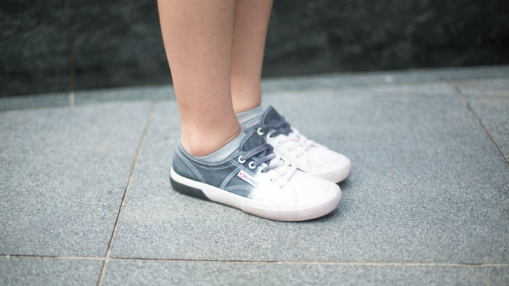 SHENTONISTA-Joanne-Visual_Communication_Student-Singapore-Top_Bugis_Street-Skirt_Taobao-Necklace_Forever21-Shoes_Superga-Watch_Komono-E2-80-9420-May-2014-200514-UNIFORM-2