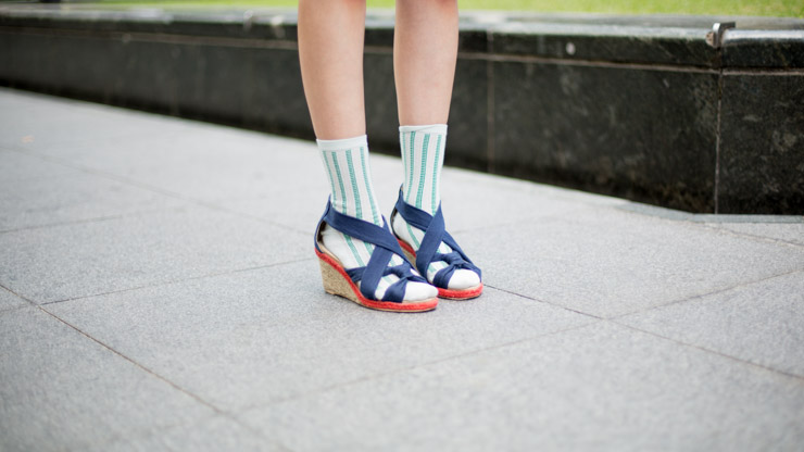 SHENTONISTA-Sayaka-Student-Japan-Onepiece_Vert_Dense-Cardigan_United_Arrows-Socks_Kutsushitaya-Bag_Opaque_Clip-July-25-2014-250714-UNIFORM-2