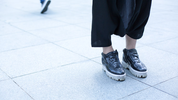 SHENTONISTA-Mintz-Advertising-China-Dress_and_pants_Taobao-Shoes_Shanghai-August-2B22-2C-2B2014-220814-UNIFORM-3